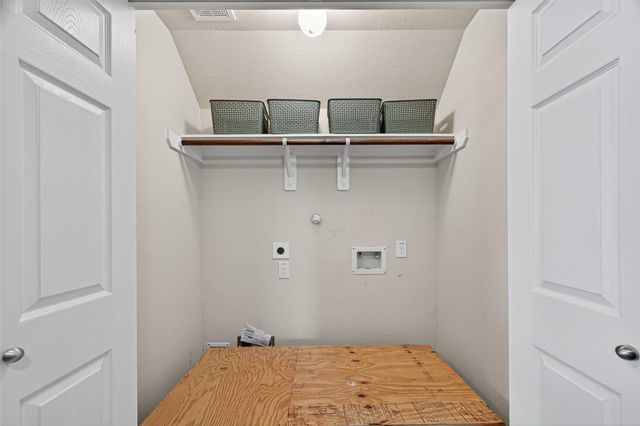 8314 Egret Bay Circle, Baytown, TX 77523