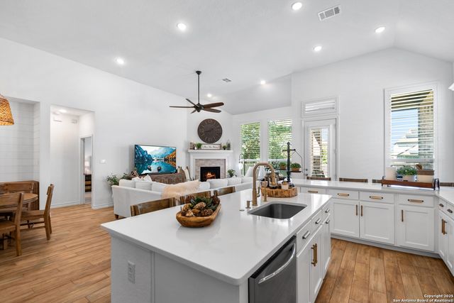 172 Cimarron Creek, Boerne, TX 78006