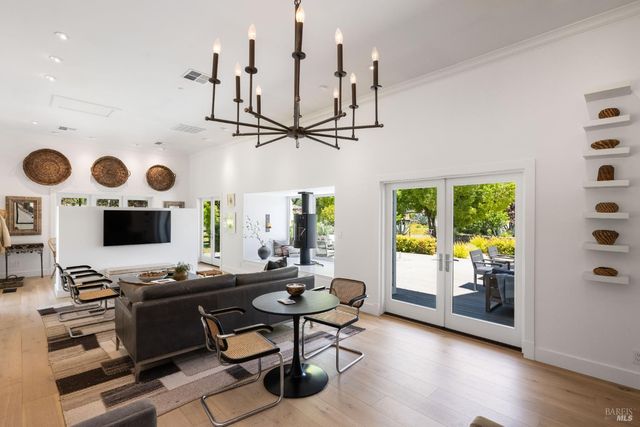 100 W Trinity Rd, Glen Ellen, CA 95442