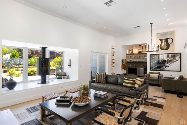 100 W Trinity Rd, Glen Ellen, CA 95442