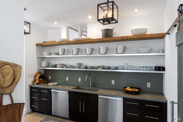 100 W Trinity Rd, Glen Ellen, CA 95442