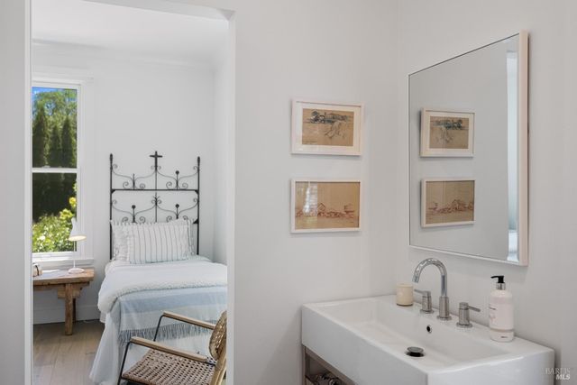 100 W Trinity Rd, Glen Ellen, CA 95442