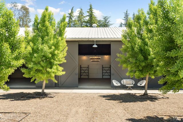 100 W Trinity Rd, Glen Ellen, CA 95442