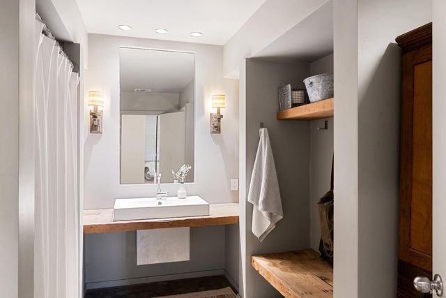 100 W Trinity Rd, Glen Ellen, CA 95442