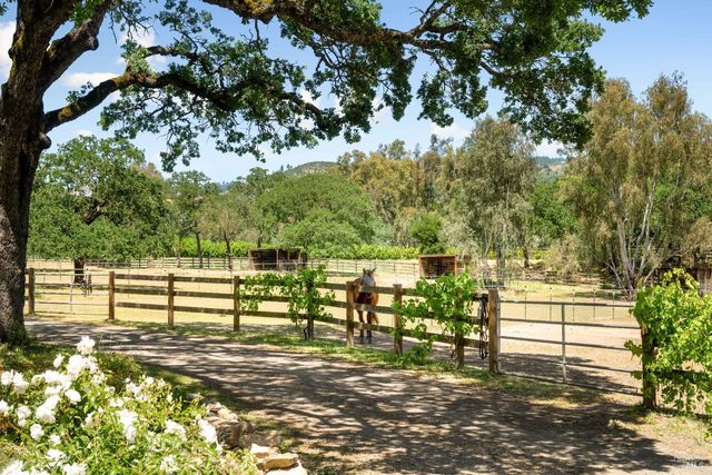 100 W Trinity Rd, Glen Ellen, CA 95442