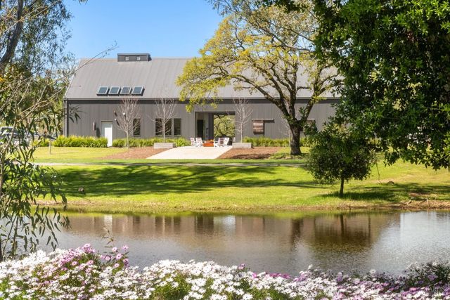 100 W Trinity Rd, Glen Ellen, CA 95442