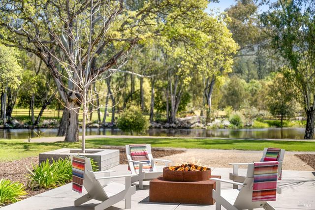 100 W Trinity Rd, Glen Ellen, CA 95442