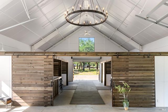 100 W Trinity Rd, Glen Ellen, CA 95442