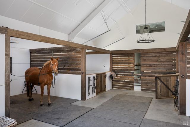 100 W Trinity Rd, Glen Ellen, CA 95442