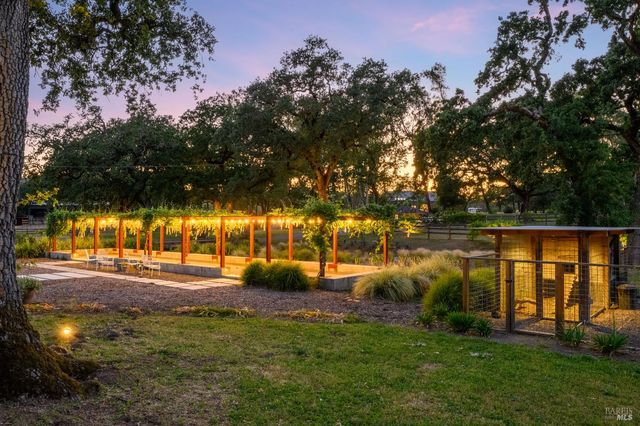 100 W Trinity Rd, Glen Ellen, CA 95442