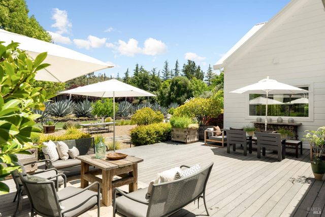 100 W Trinity Rd, Glen Ellen, CA 95442