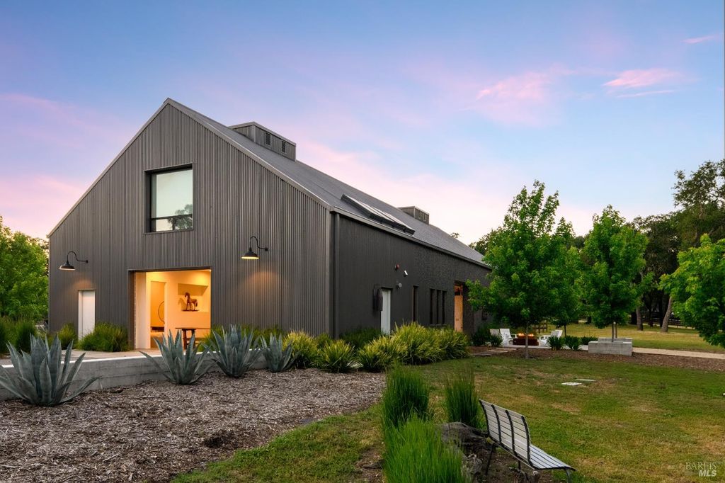 100 W Trinity Rd, Glen Ellen, CA 95442