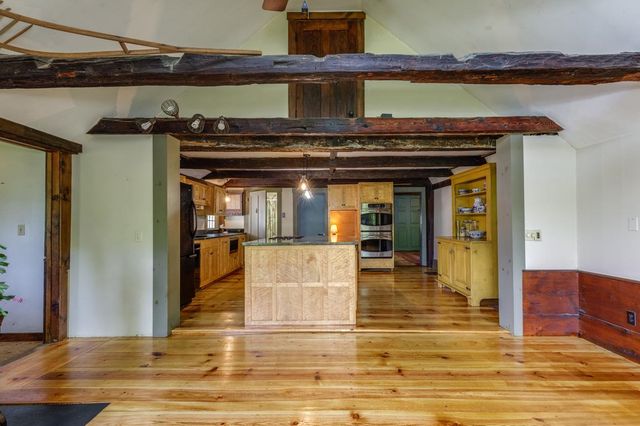 2 Raymond Road, Deerfield, NH 03037