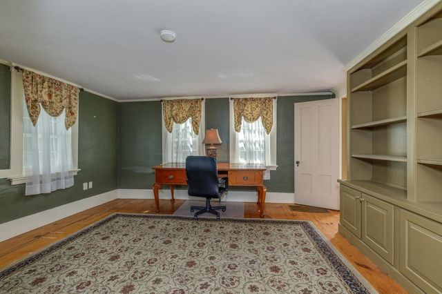 2 Raymond Road, Deerfield, NH 03037