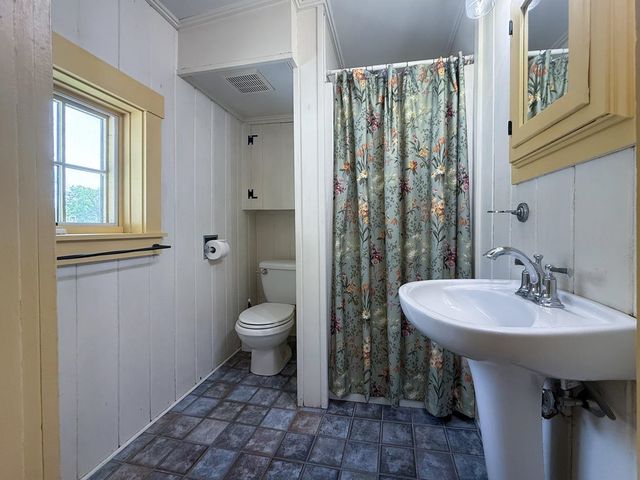 2 Raymond Road, Deerfield, NH 03037