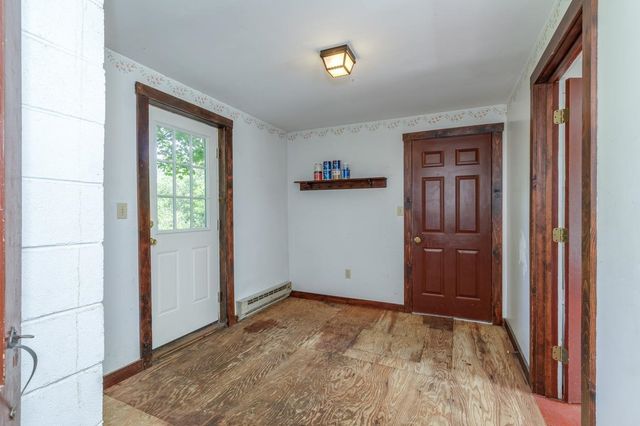 2 Raymond Road, Deerfield, NH 03037