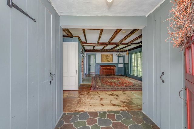 2 Raymond Road, Deerfield, NH 03037
