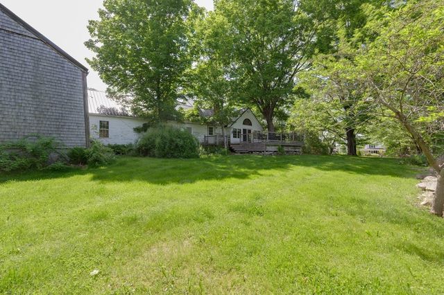 2 Raymond Road, Deerfield, NH 03037