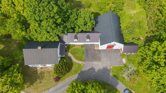 2 Raymond Road, Deerfield, NH 03037
