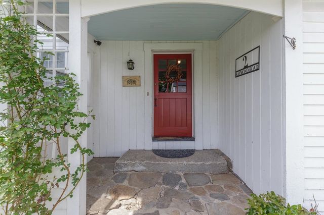 2 Raymond Road, Deerfield, NH 03037