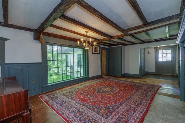 2 Raymond Road, Deerfield, NH 03037