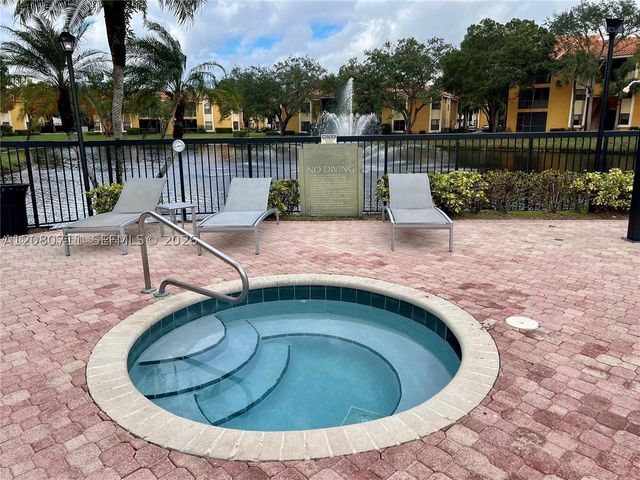 3858 Coral Tree Cir 206, Coconut Creek, FL 33073