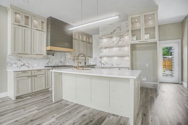 2506 Gross Road, Dallas, TX 75228