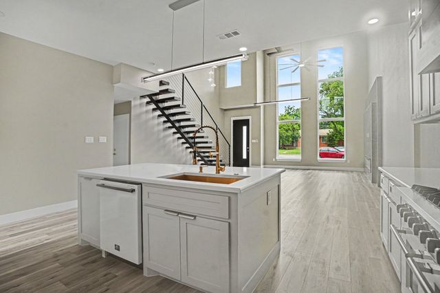 2506 Gross Road, Dallas, TX 75228