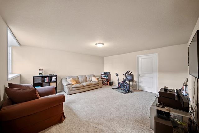 6285 Wistful Vista Drive, West Des Moines, IA 50266