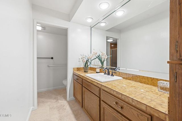 66 Paseo Esplendido, Camarillo, CA 93010