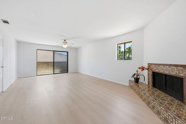 66 Paseo Esplendido, Camarillo, CA 93010