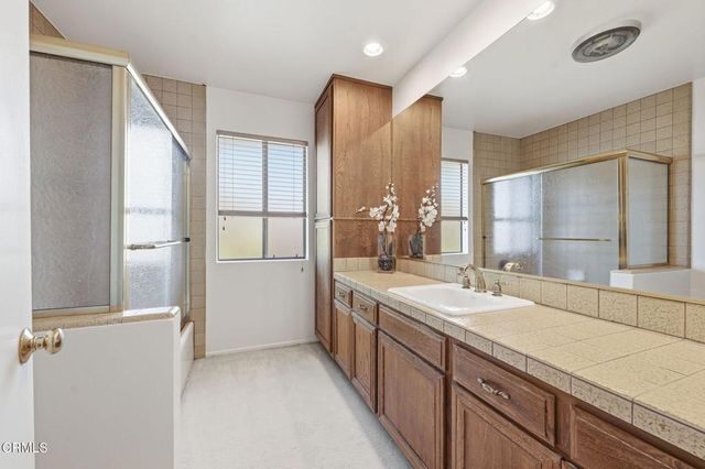 66 Paseo Esplendido, Camarillo, CA 93010