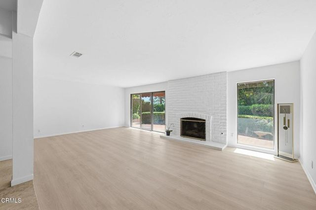 66 Paseo Esplendido, Camarillo, CA 93010