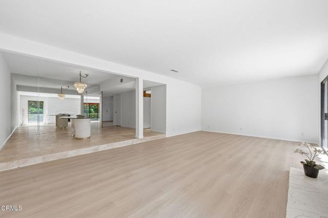 66 Paseo Esplendido, Camarillo, CA 93010