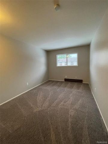 7550 Woodview St Apt 3 3, Westland, MI 48185