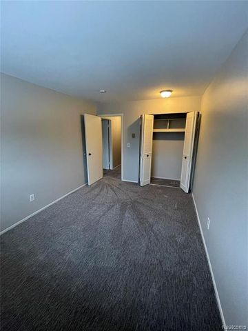 7550 Woodview St Apt 3 3, Westland, MI 48185