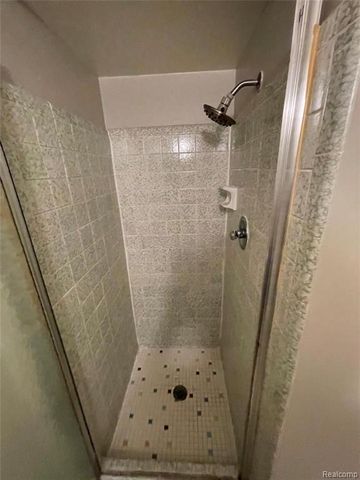 7550 Woodview St Apt 3 3, Westland, MI 48185