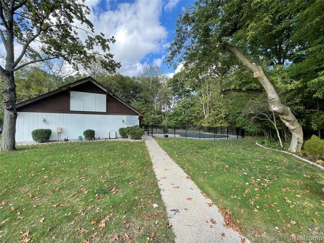 7550 Woodview St Apt 3 3, Westland, MI 48185