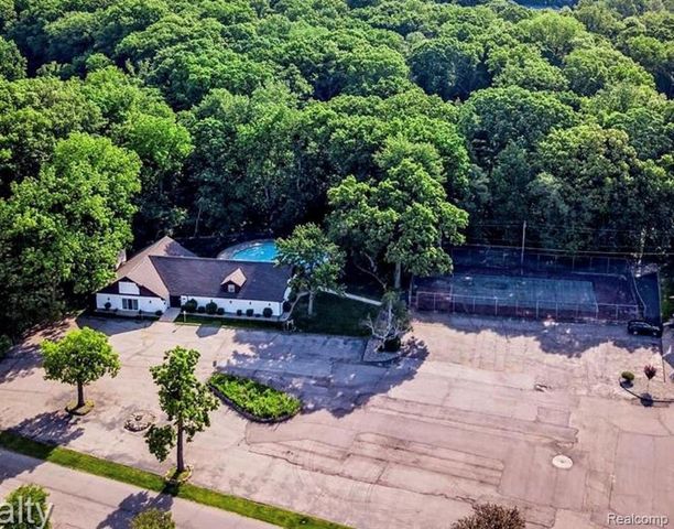 7550 Woodview St Apt 3 3, Westland, MI 48185