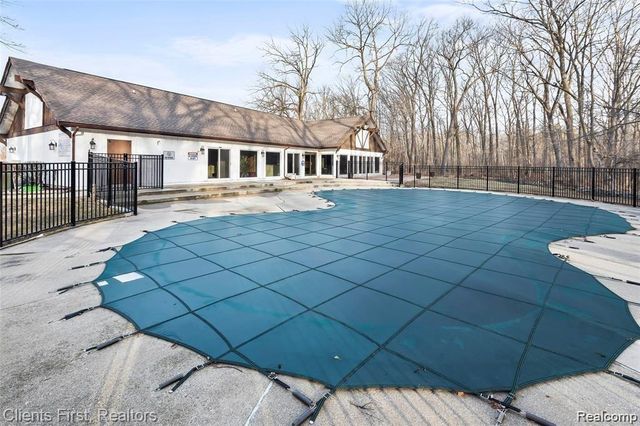 7550 Woodview St Apt 3 3, Westland, MI 48185