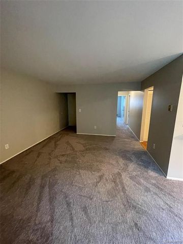 7550 Woodview St Apt 3 3, Westland, MI 48185