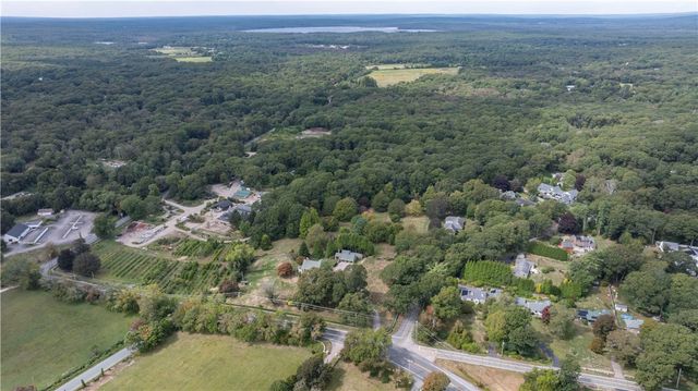 47 Tuckertown Road, South Kingstown, RI 02879
