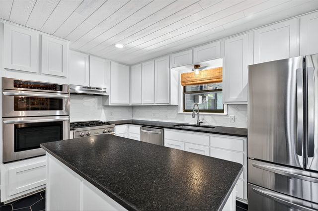 1420 W Shields Drive, Sherman, TX 75092