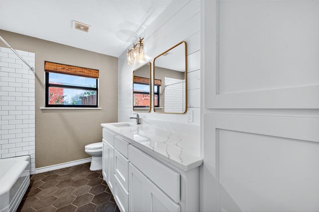 1420 W Shields Drive, Sherman, TX 75092