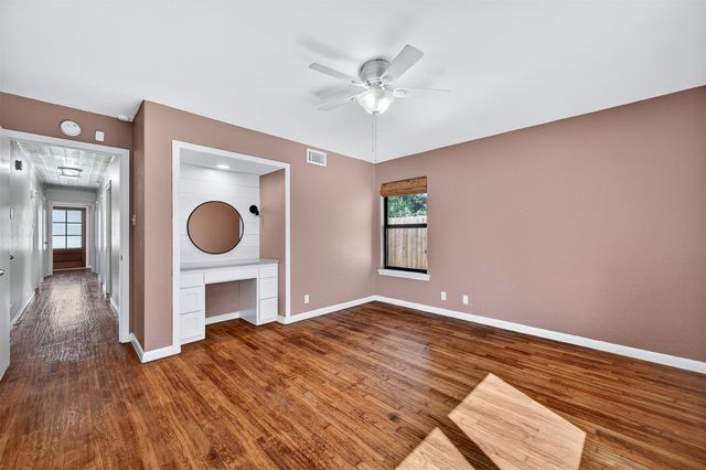 1420 W Shields Drive, Sherman, TX 75092