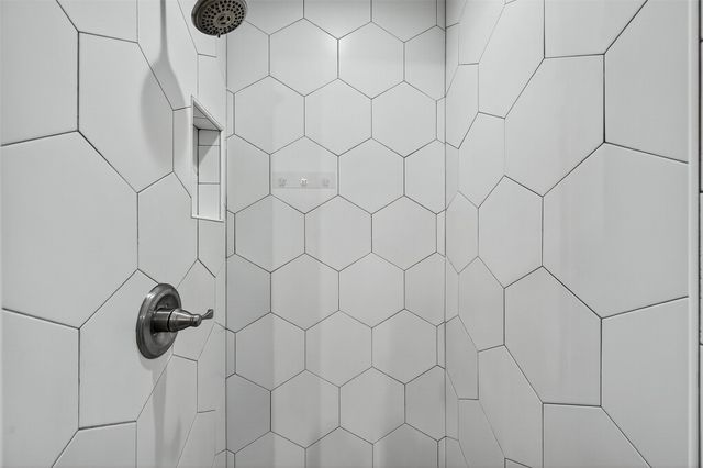 1420 W Shields Drive, Sherman, TX 75092