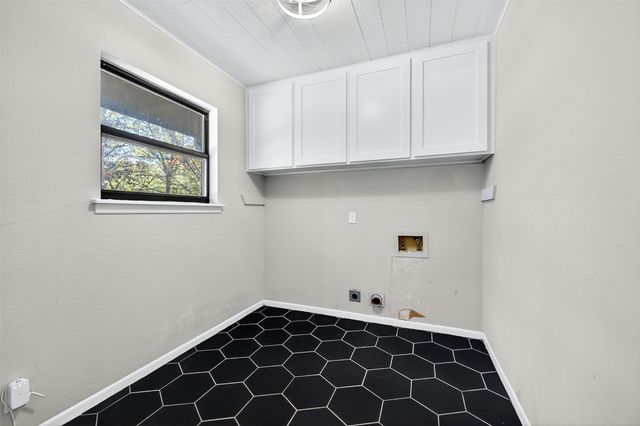 1420 W Shields Drive, Sherman, TX 75092