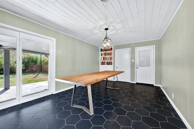 1420 W Shields Drive, Sherman, TX 75092