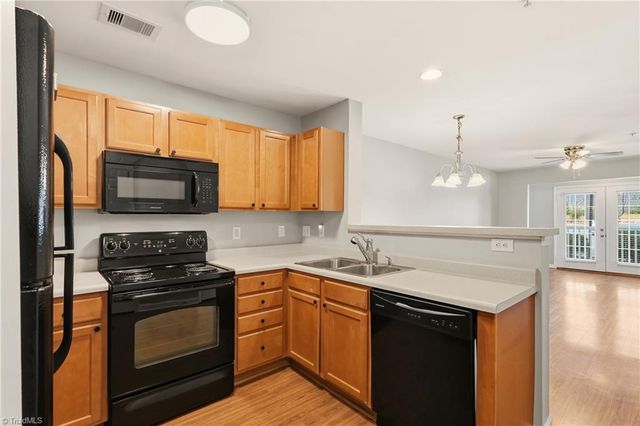 1380 Heritage Pointe Drive 101, Winston-salem, NC 27127