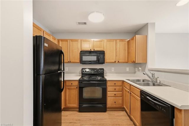 1380 Heritage Pointe Drive 101, Winston-salem, NC 27127